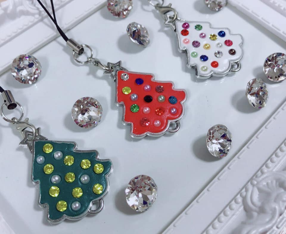 クリスマスのツリーでキラキラデコ作り