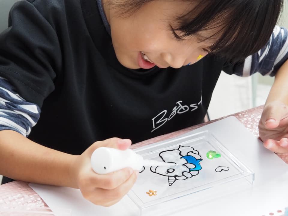 キラキラ☆ステンドグラス調の小物入れを作ろう！