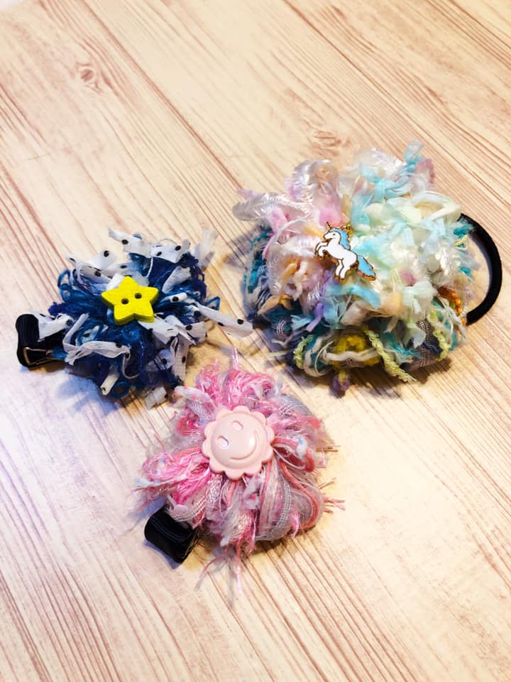 引き揃え糸のヘアゴムとヘアクリップ