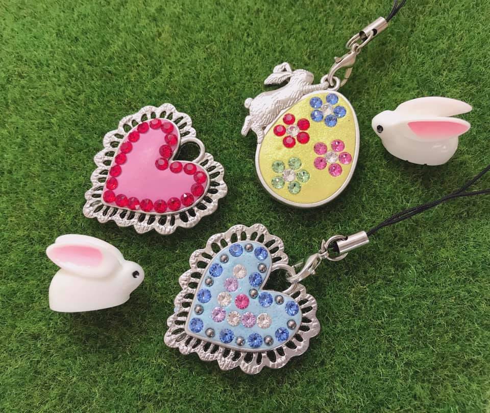 ウサギも選べる！キラキラデコのキーホルダー作り