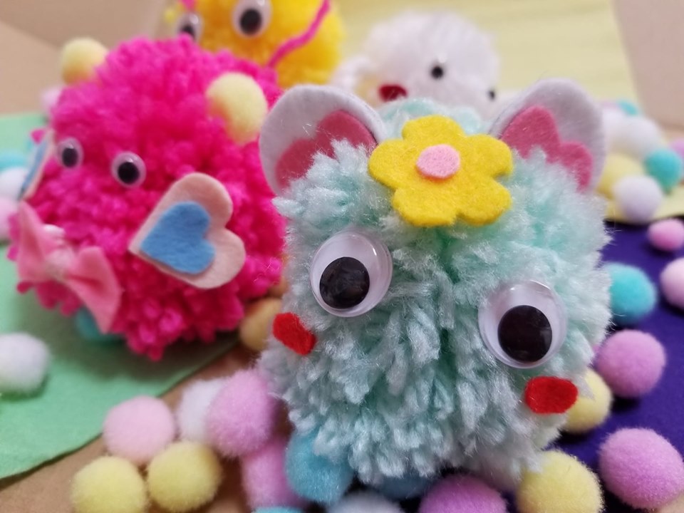 カラフルポンポンチャームワークショップ