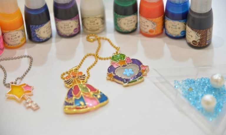 レジンキーホルダー作り