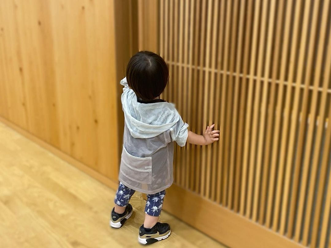 着るだけで虫よけ効果あり!「CAYA メッシュパーカー ポケッタブル