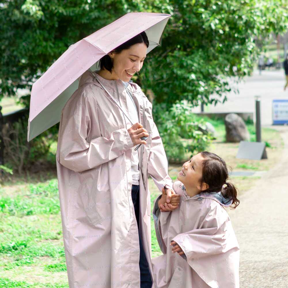 子どもとおそろいのレインウェアで雨のおでかけもウキウキ♪「レイン