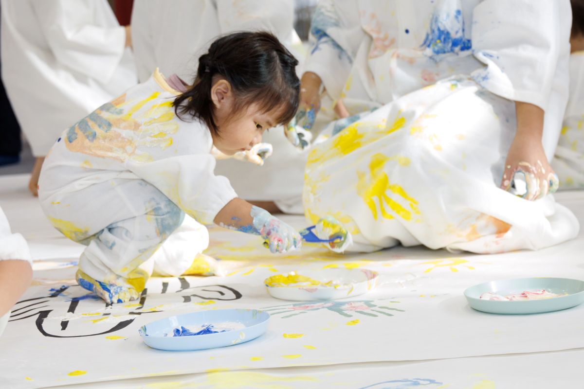 かぞくのおえかきウェア　ゆびえのぐ　モニター